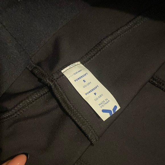 Wide leg black pant from Old Navy - Picture 3 of 7